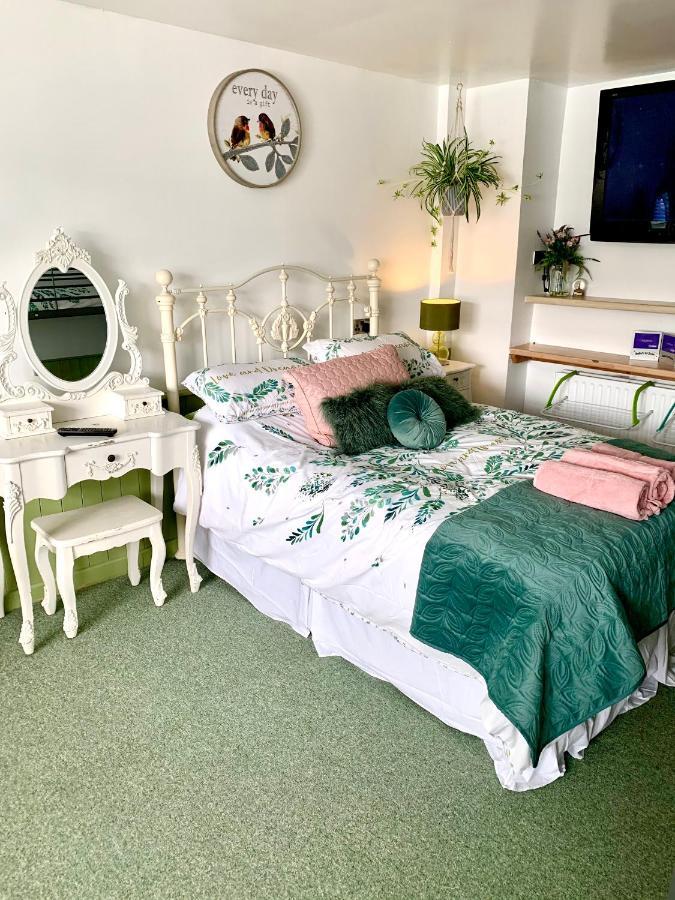 Bed and Breakfast Barrs Court Beds Warmley Exteriér fotografie