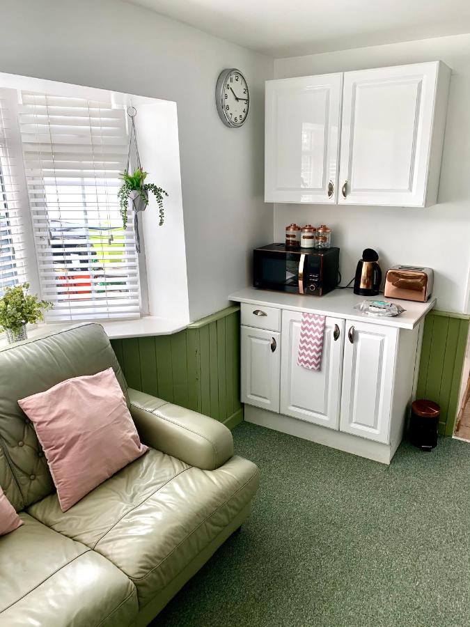 Bed and Breakfast Barrs Court Beds Warmley Exteriér fotografie
